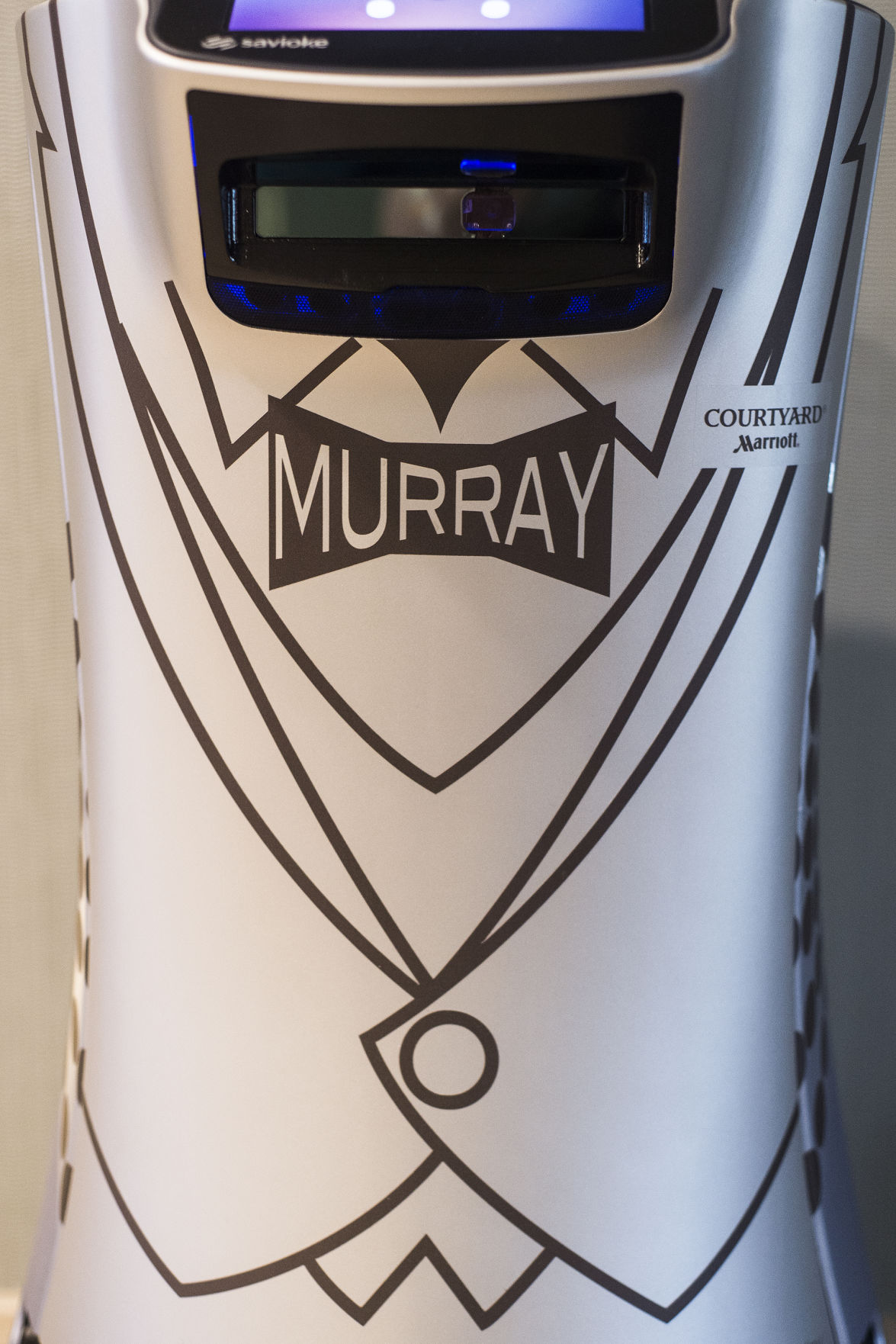 LNA 04092018 Hotel Robot 05